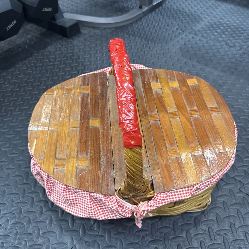 Picnic basket *